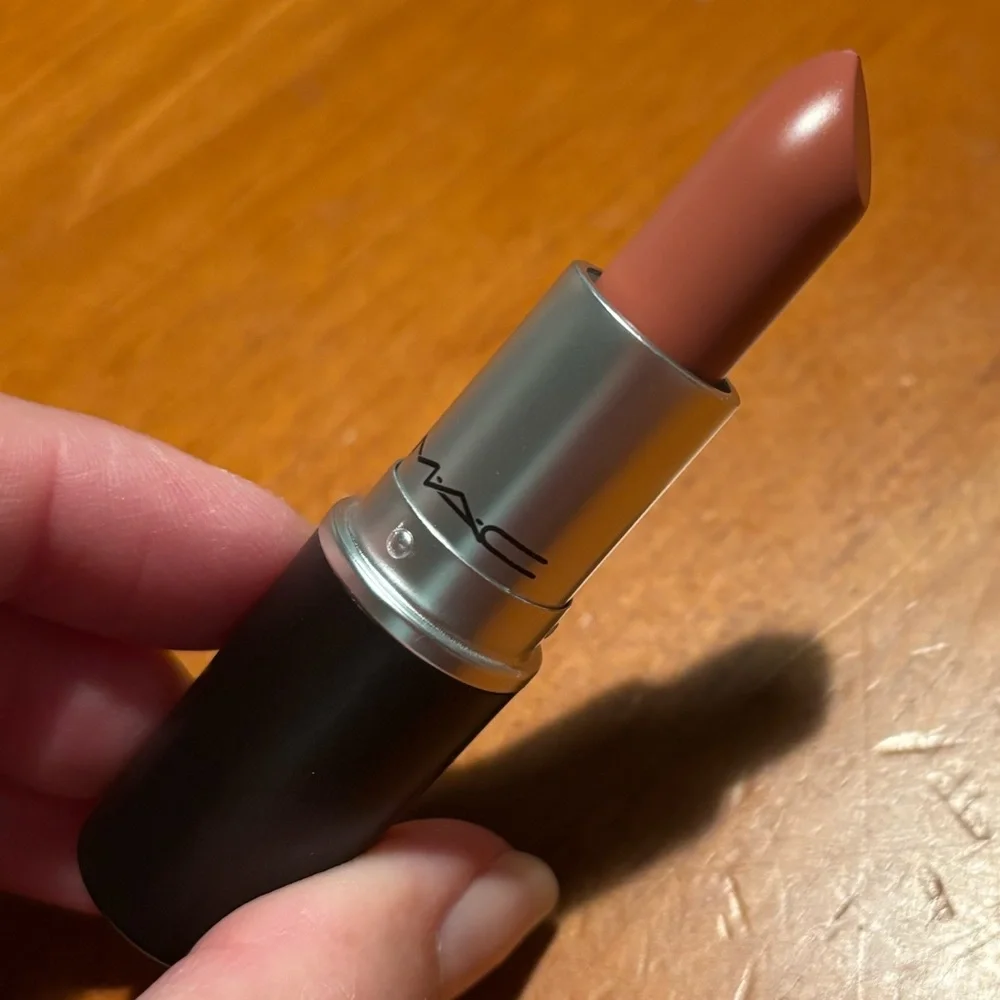 MAC Matte Lipstick Kinda Sexy